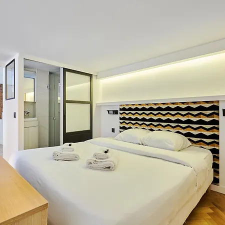 Charming Duplex Loft - Center Apartment
