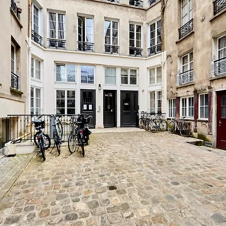 Charming Duplex Loft - Center *